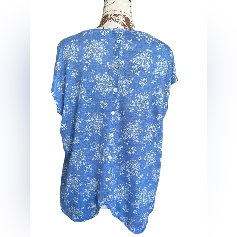 Laura Ashley 100% linen blue and white floral top size L - Picture 2 of 10